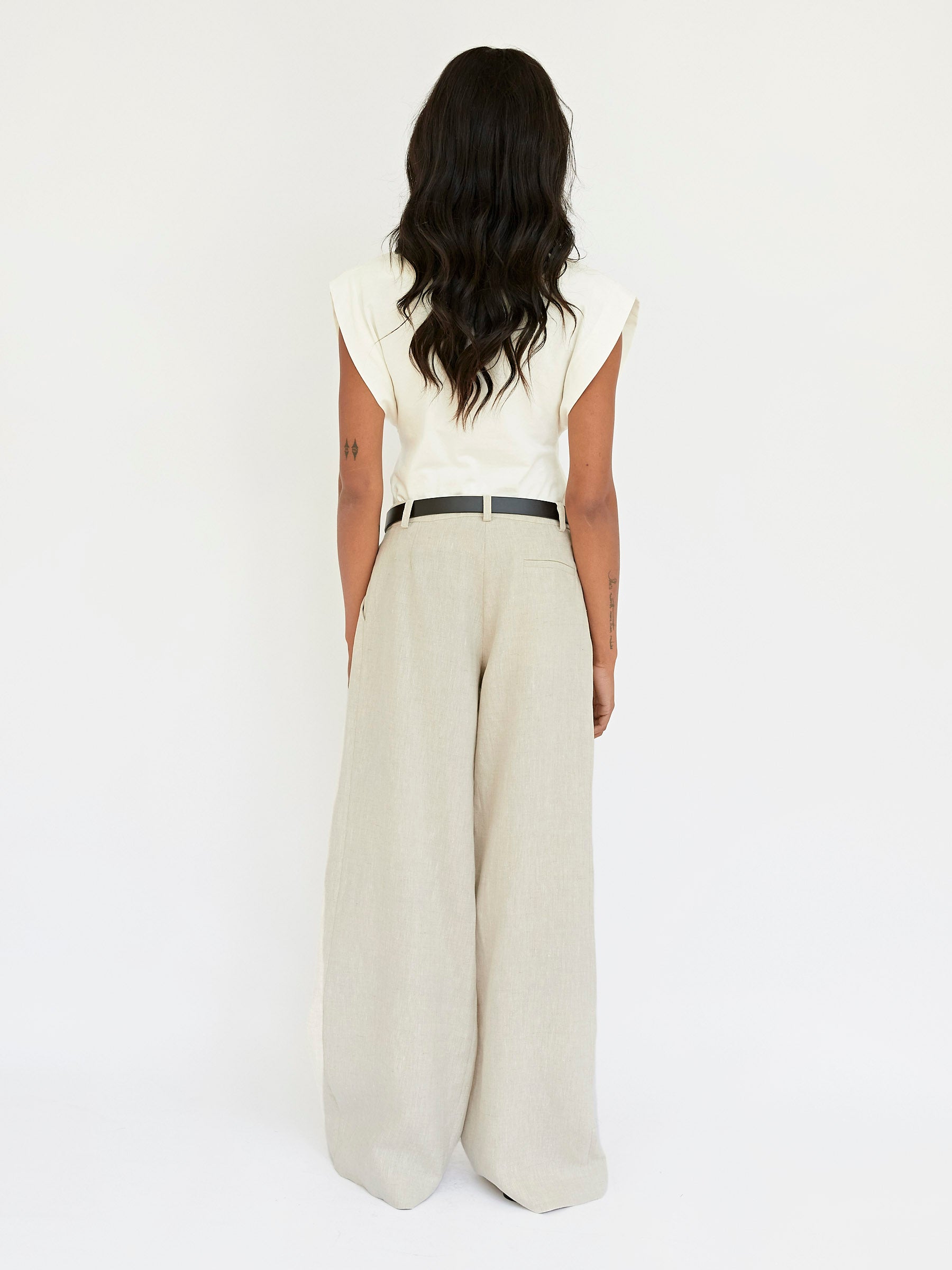 Arnsdorf | Natural Relaxed Trouser | The UNDONE