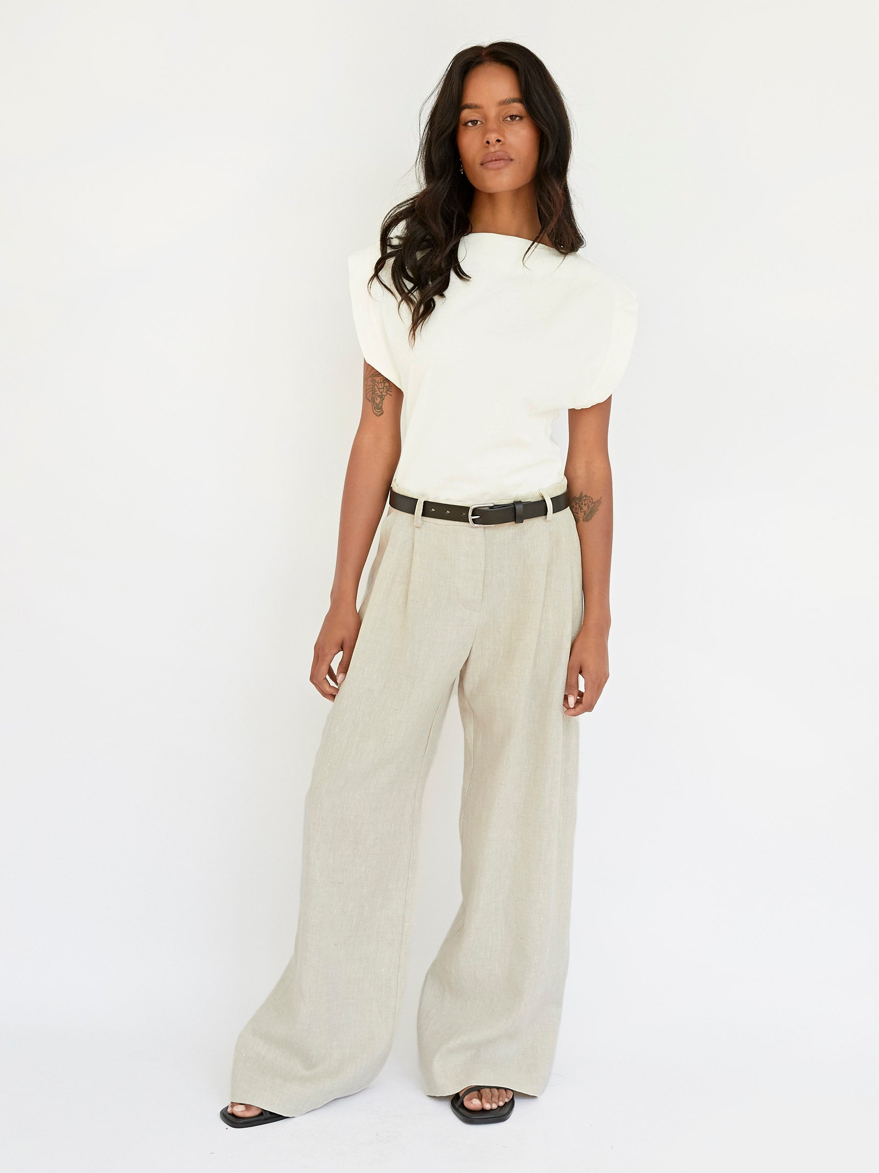 Arnsdorf | Natural Relaxed Trouser | The UNDONE