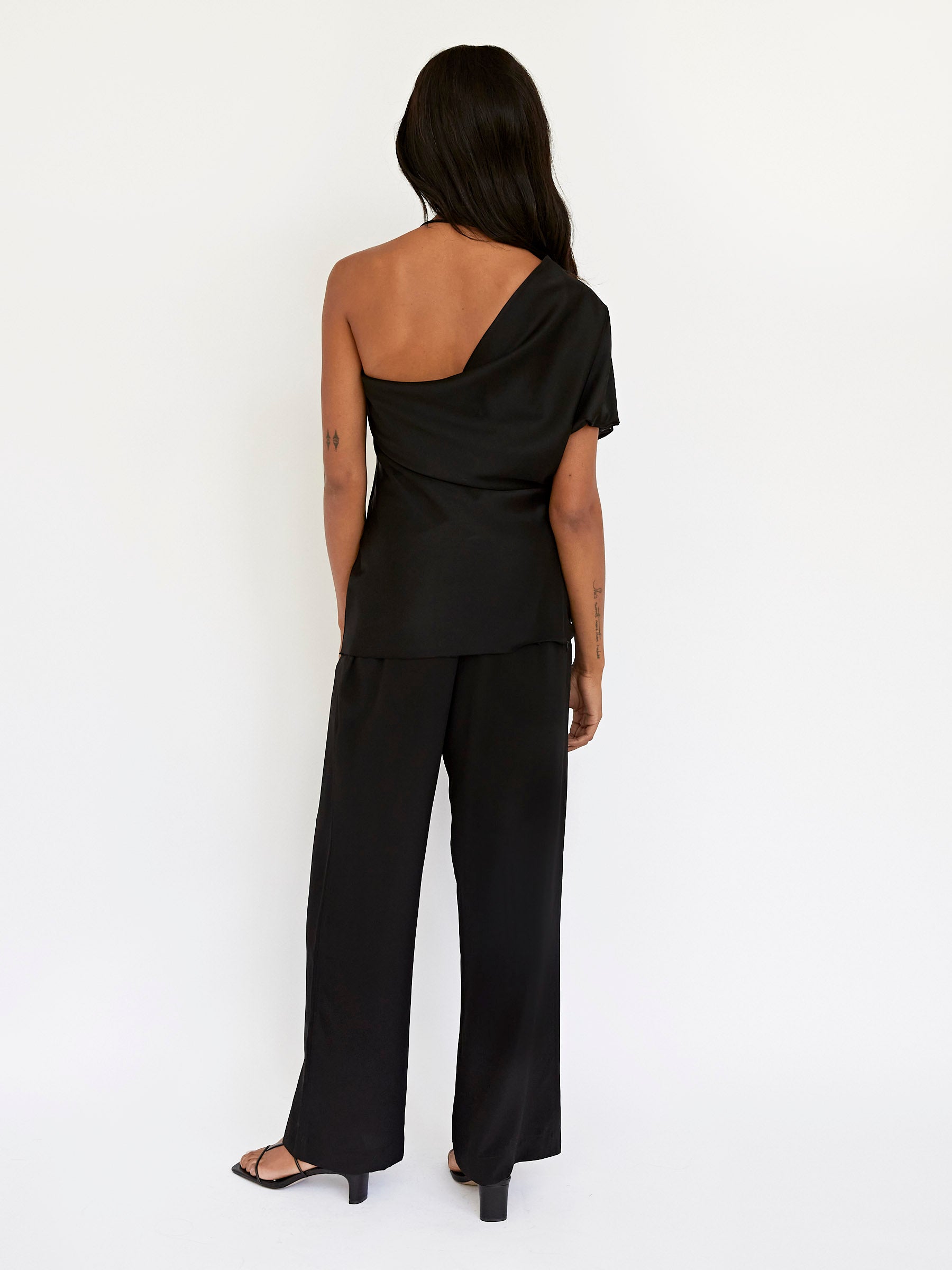 Esse Studios | Mono Drape Top | The UNDONE