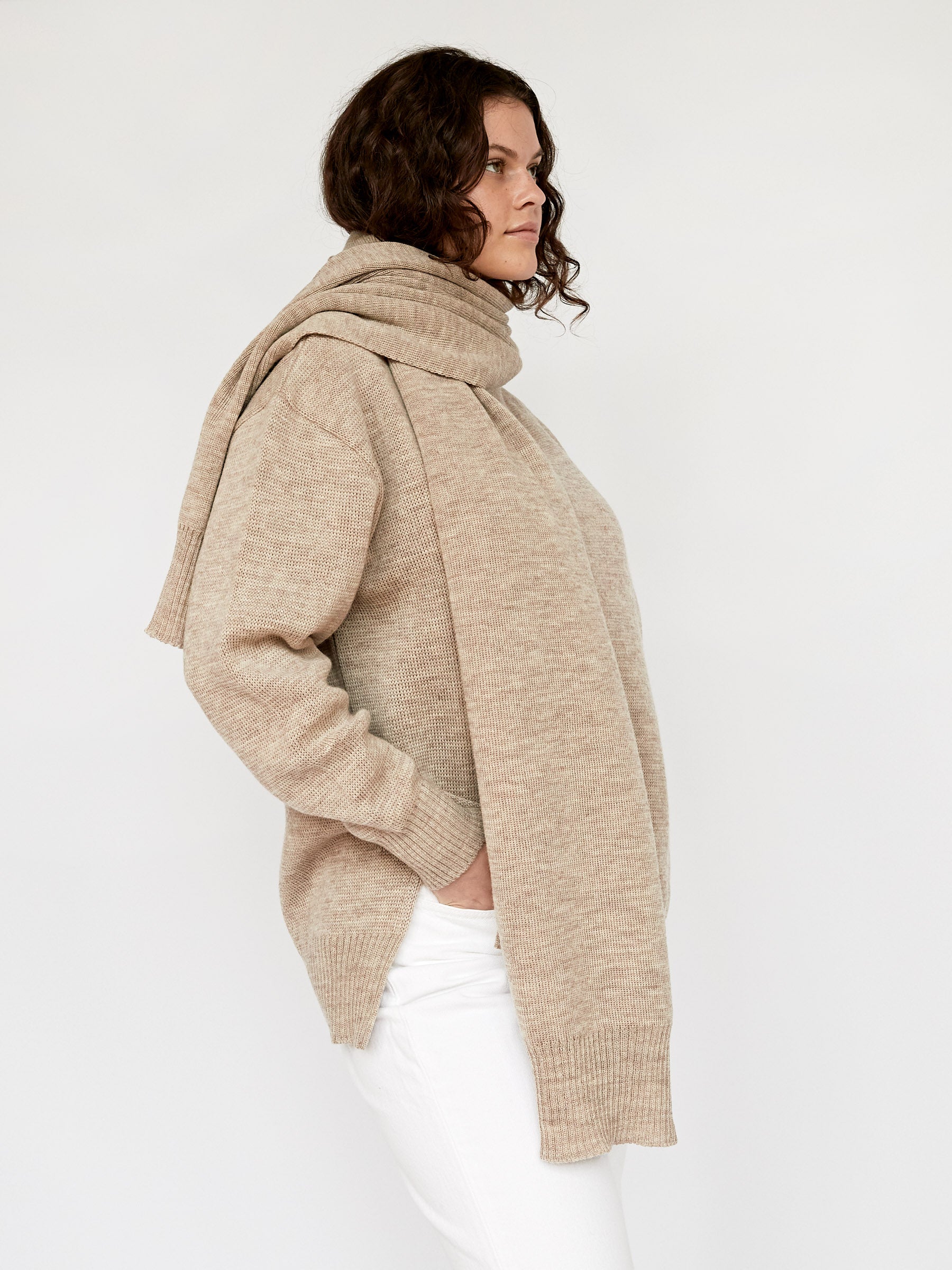 Arnsdorf | Anne Scarf in Beige | The UNDONE