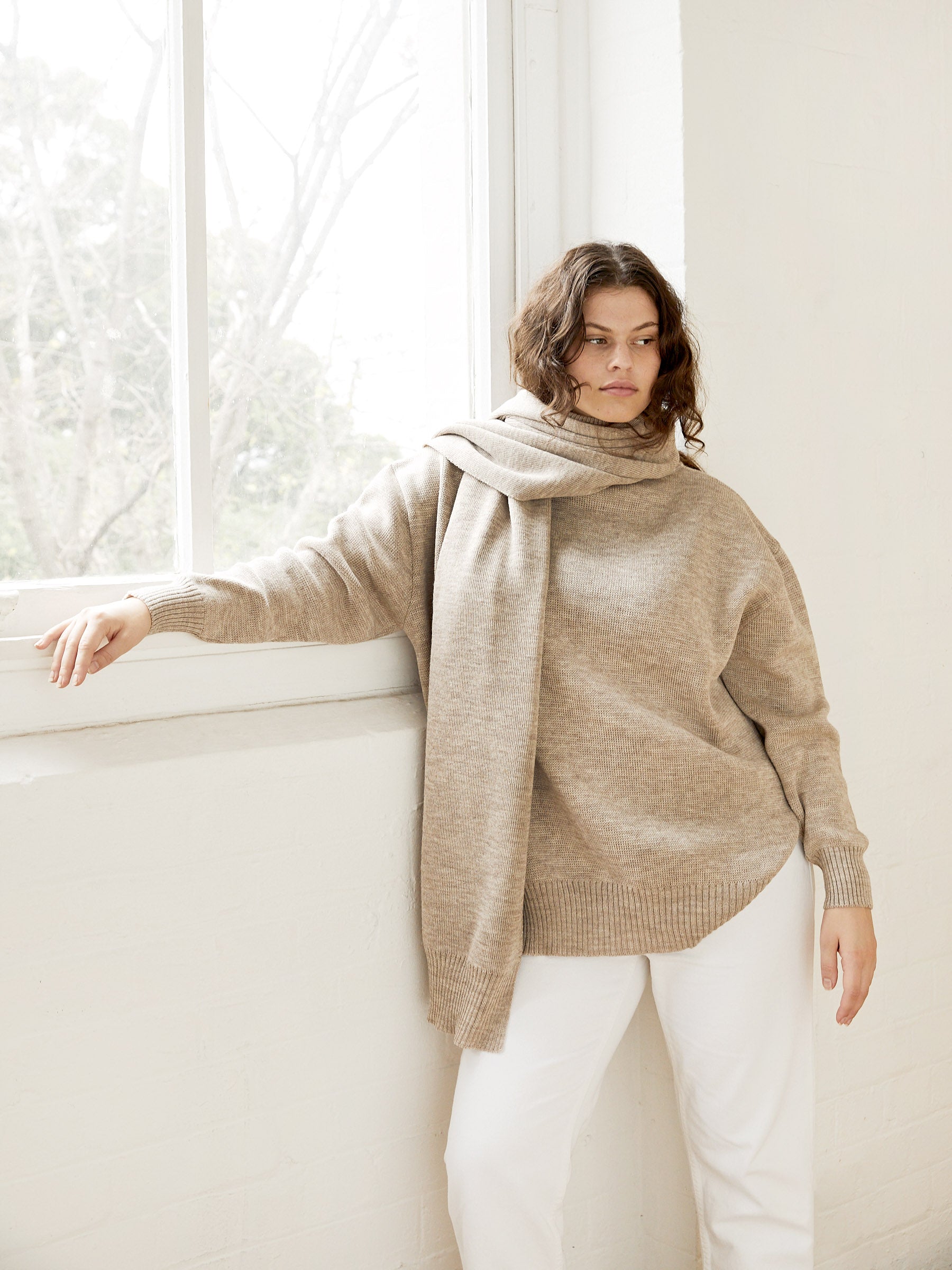 Arnsdorf | Anne Scarf in Beige | The UNDONE