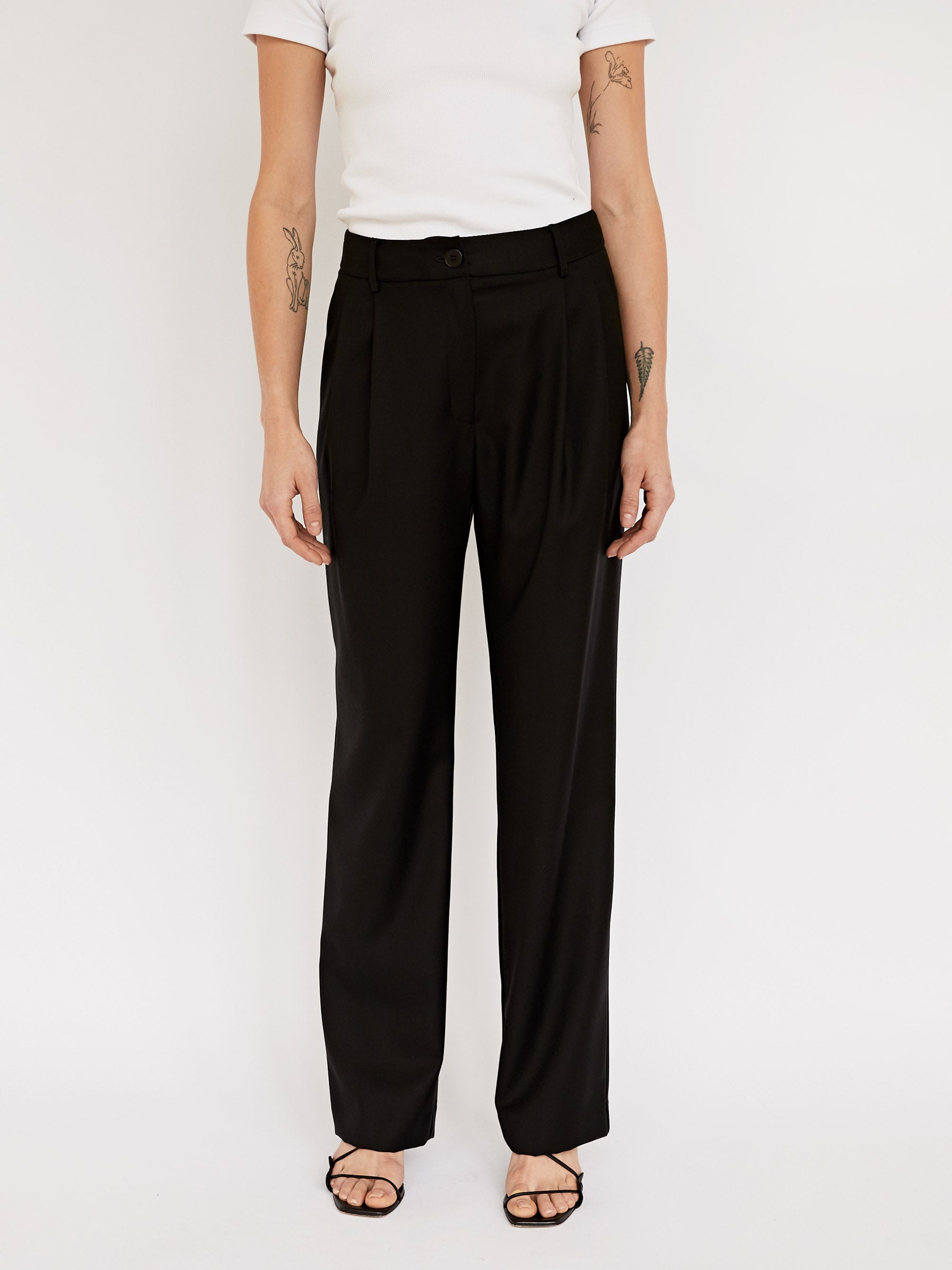 Arnsdorf | Black Tailored Trouser | The UNDONE