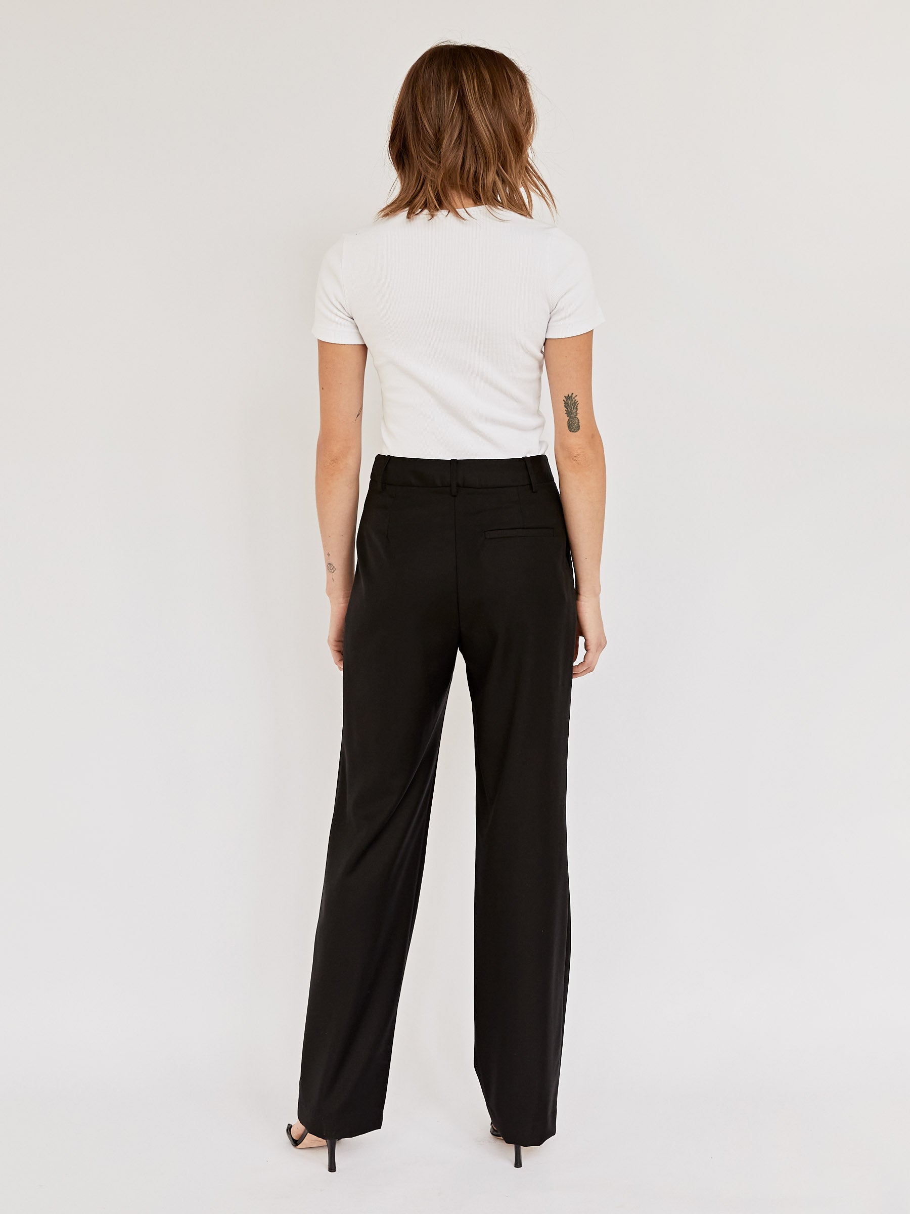 Arnsdorf | Black Tailored Trouser | The UNDONE