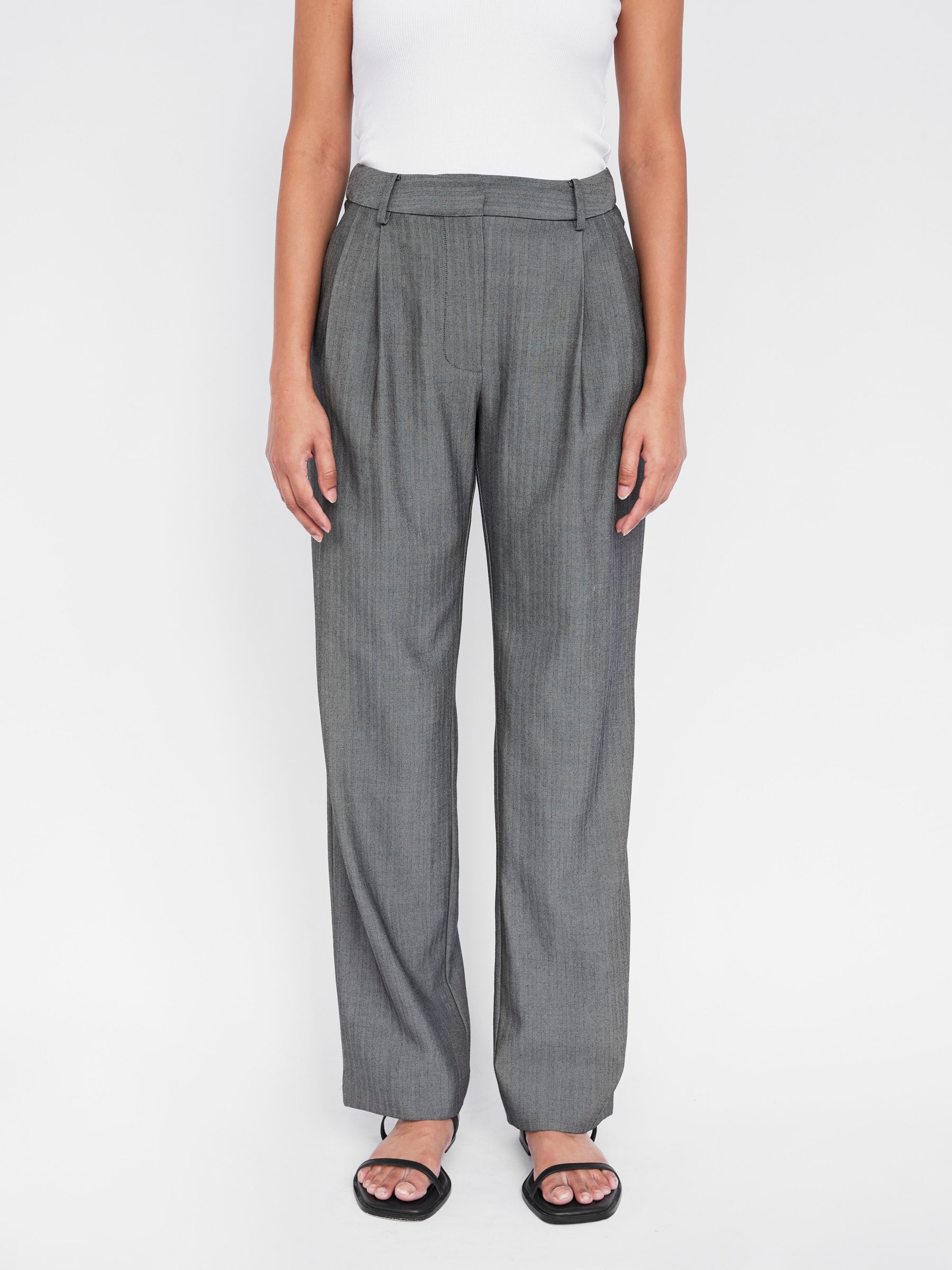 Arnsdorf | Tailored Trouser in Grey Herringbone | The UNDONE