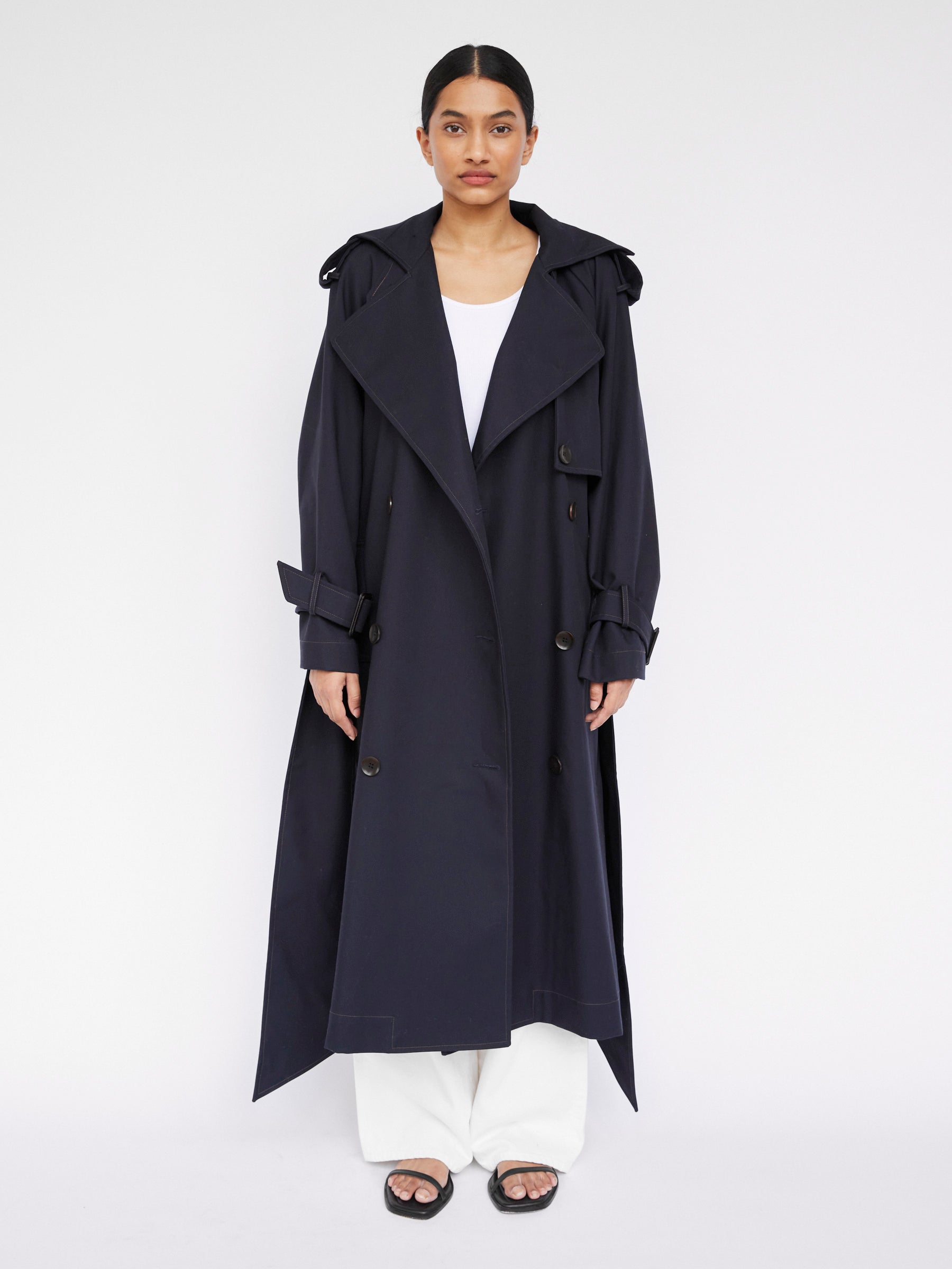Arnsdorf | Alessandra Trench in French Navy | The UNDONE
