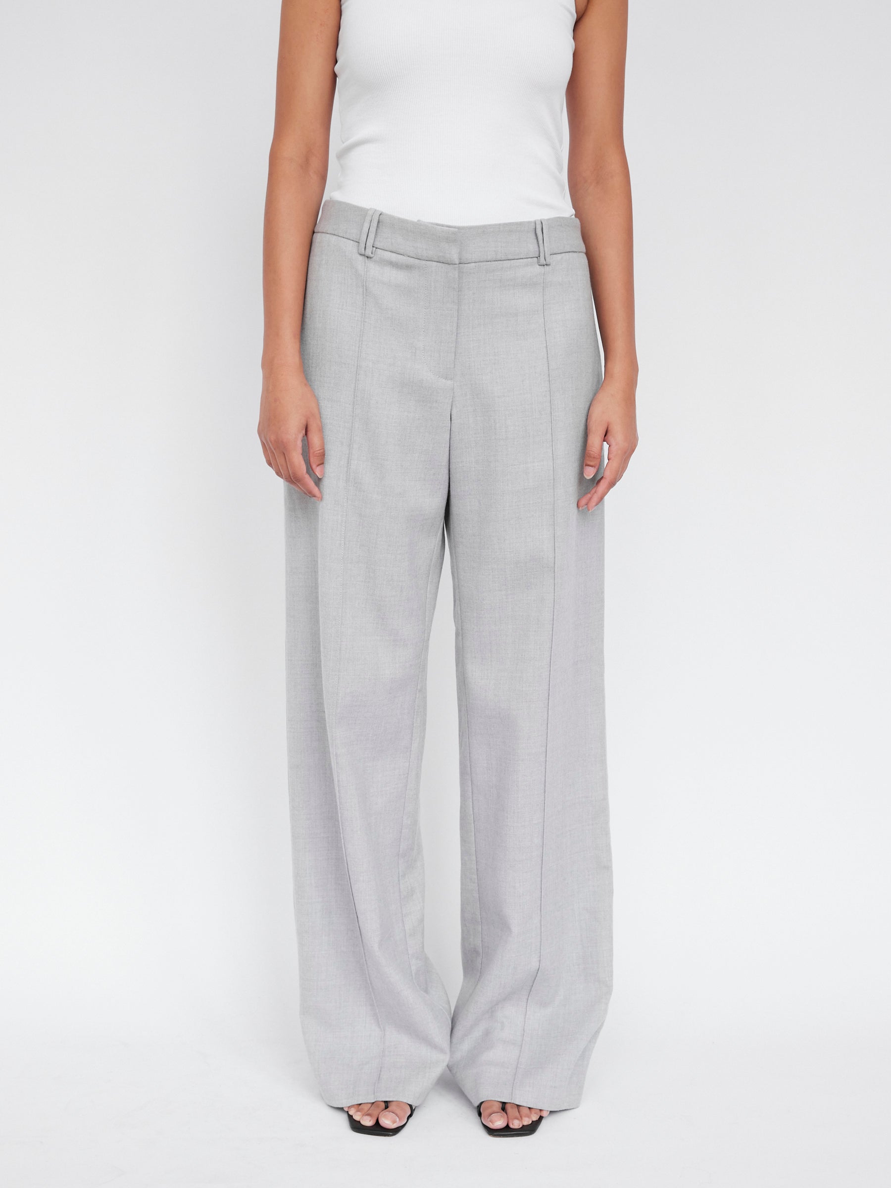 Clea | Charles Trouser in Grey | The UNDONE