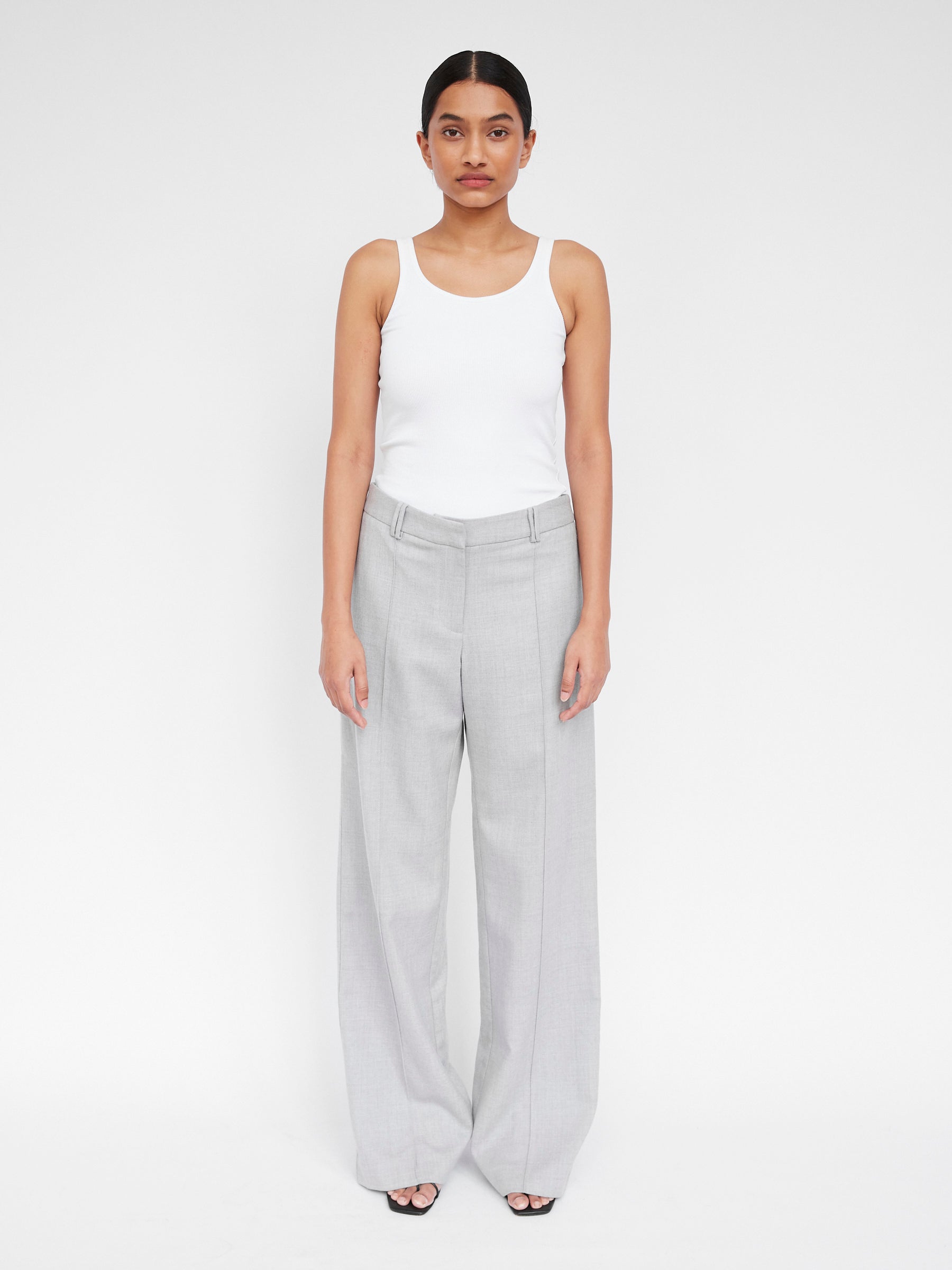 Clea | Charles Trouser in Grey | The UNDONE