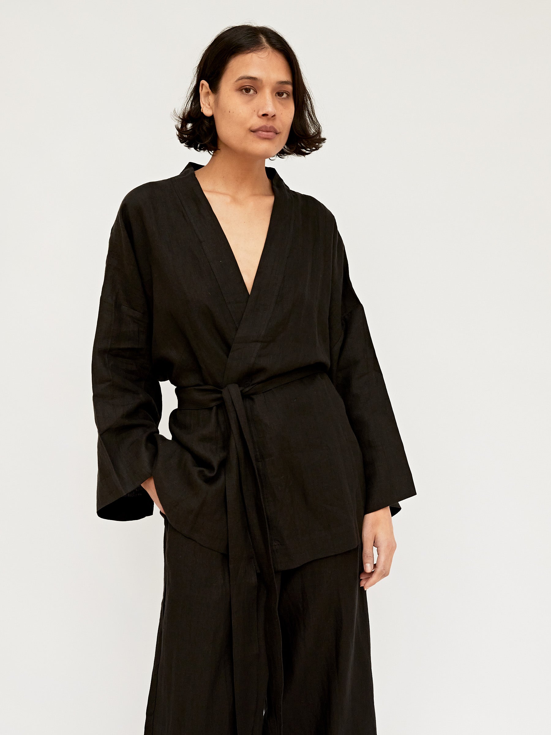 Deiji Studios | The 01 Linen Loungewear Set Long in Deep Black | The UNDONE