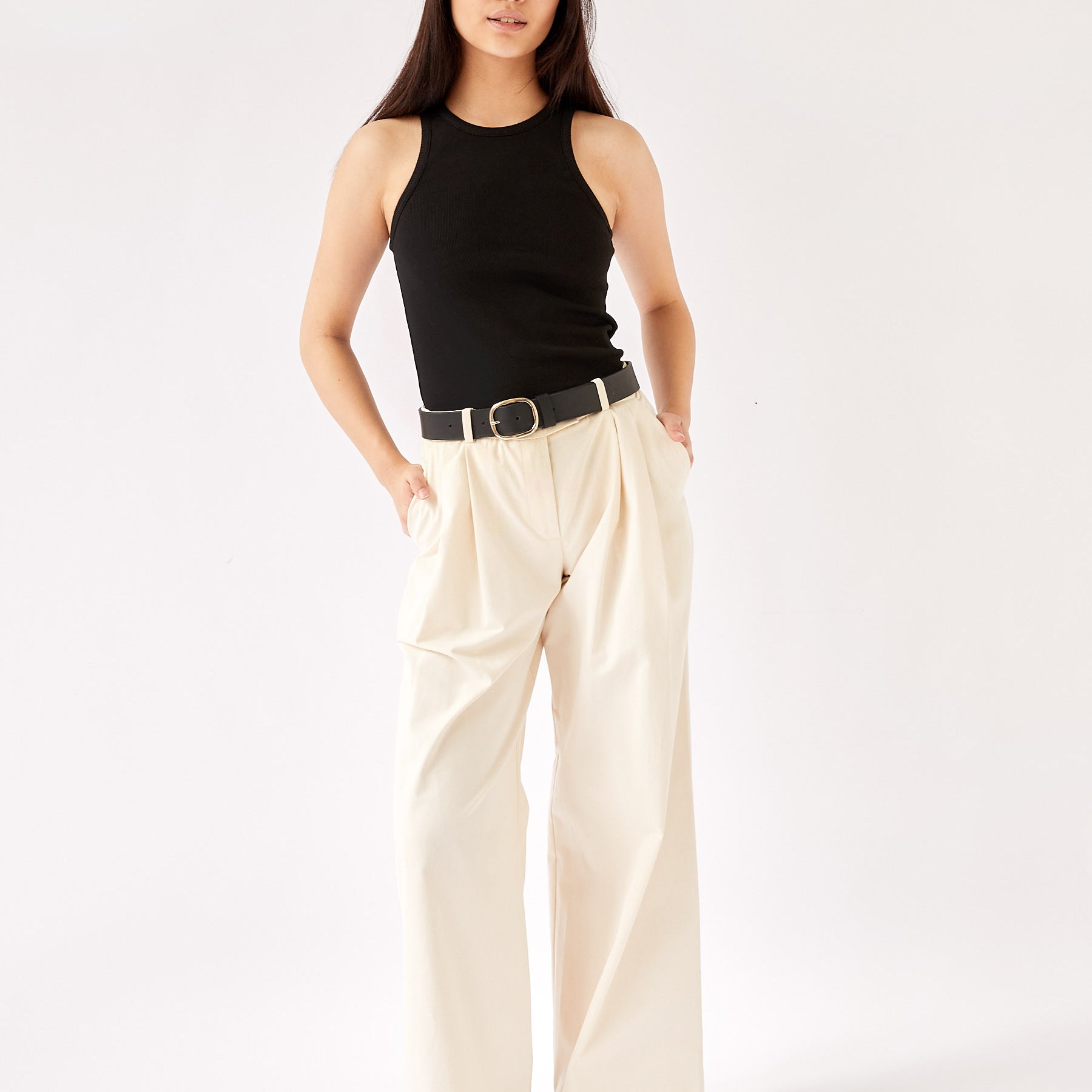 Arnsdorf | Relaxed Trouser in Ecru | The UNDONE