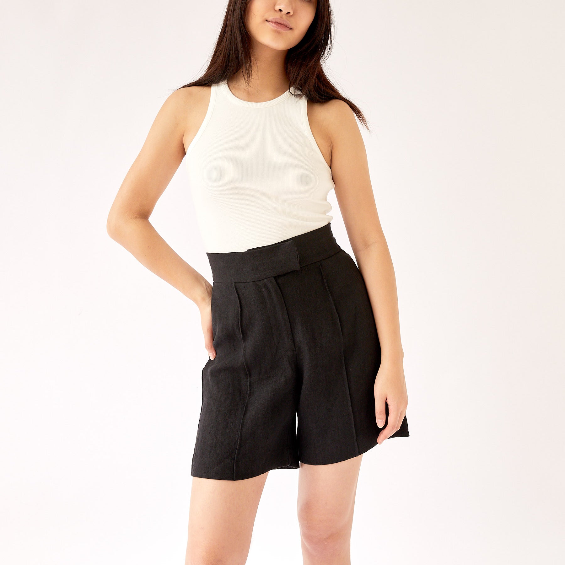 St. Agni | Linen Lola Shorts in Black | The UNDONE