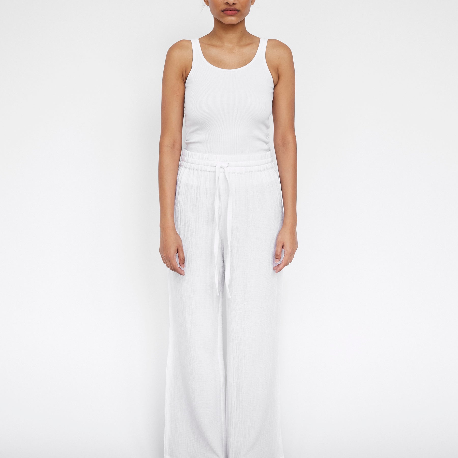 Maison Essentiele | Core Pant in White | The UNDONE