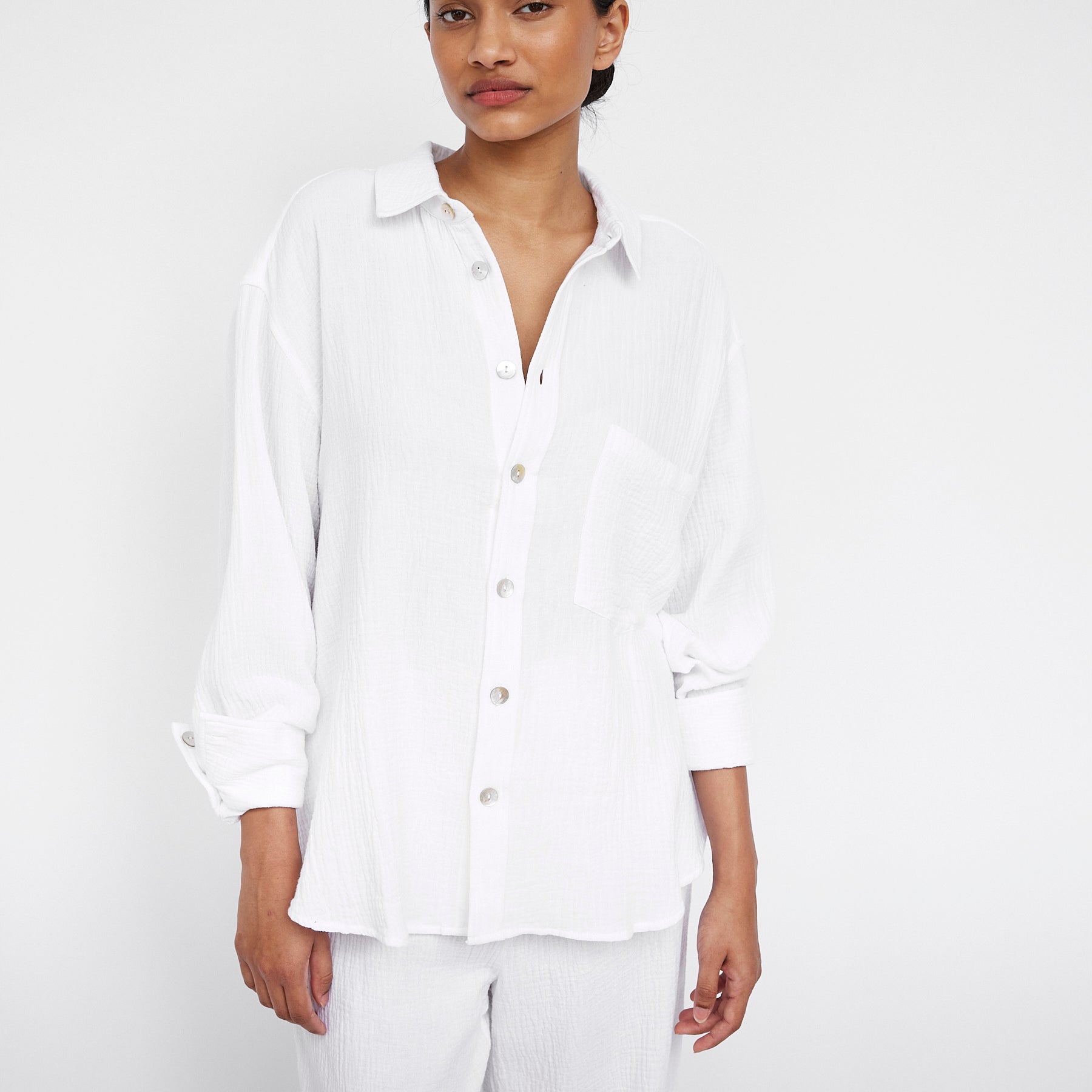 Maison Essentiele | Resort Shirt in White | The UNDONE