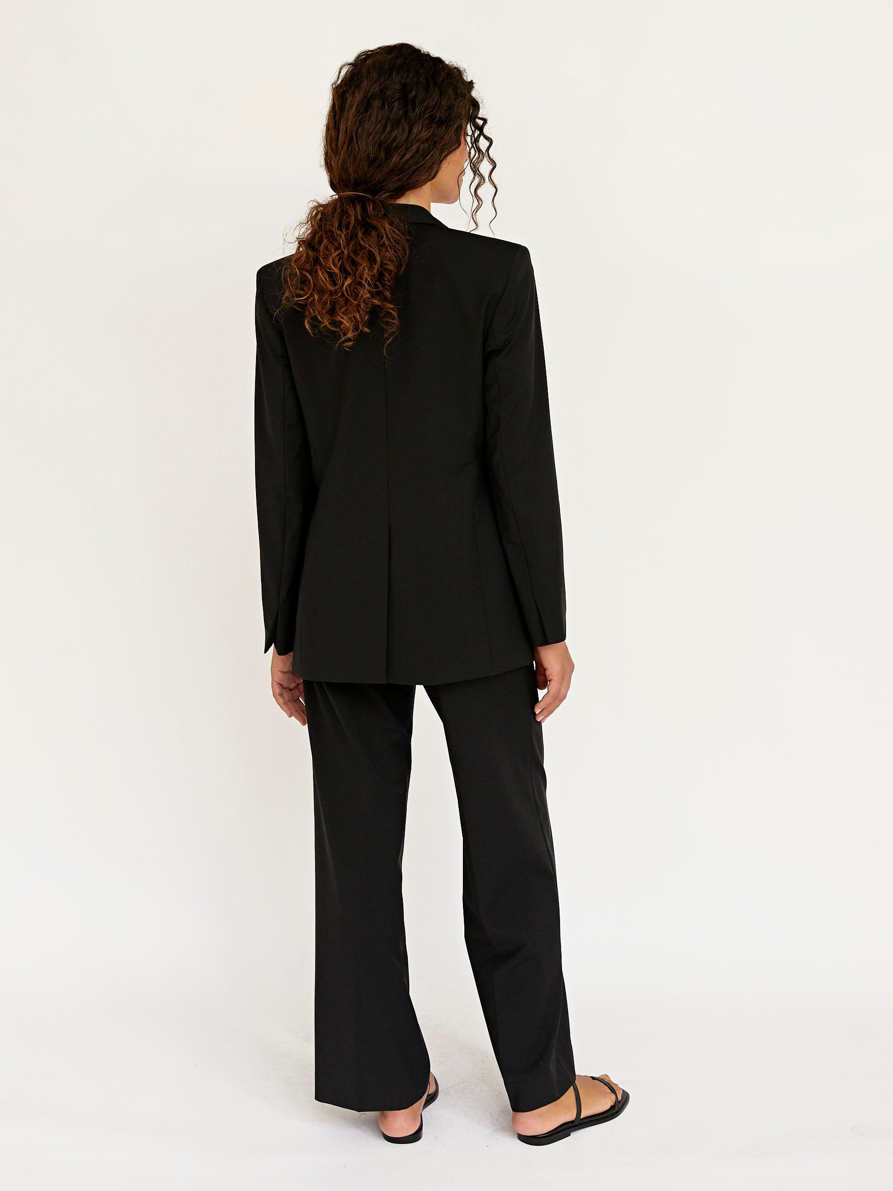 Matteau | Relaxed Tailored Blazer in Black | The UNDONE
