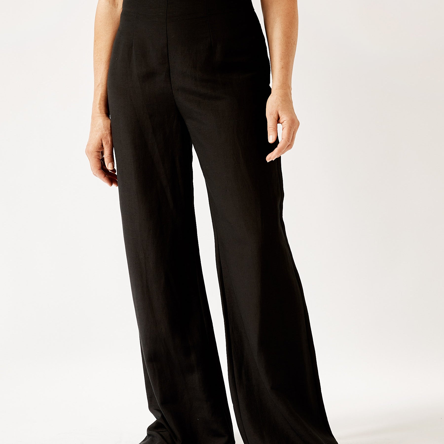 St. Agni | Amo Trouser in Black | The UNDONE