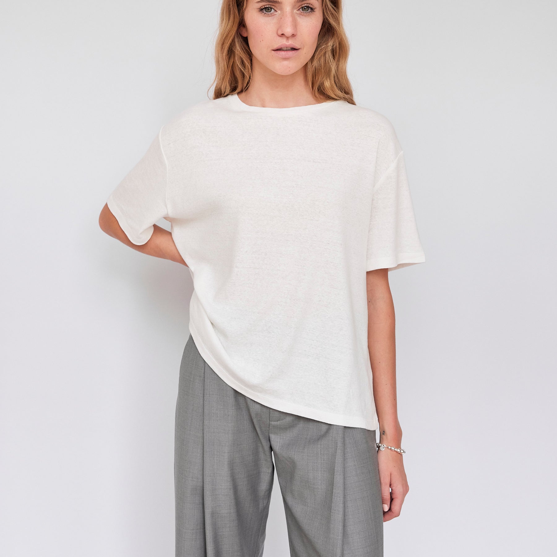 St. Agni | Basic Jersey Masaki Tee in White | The UNDONE