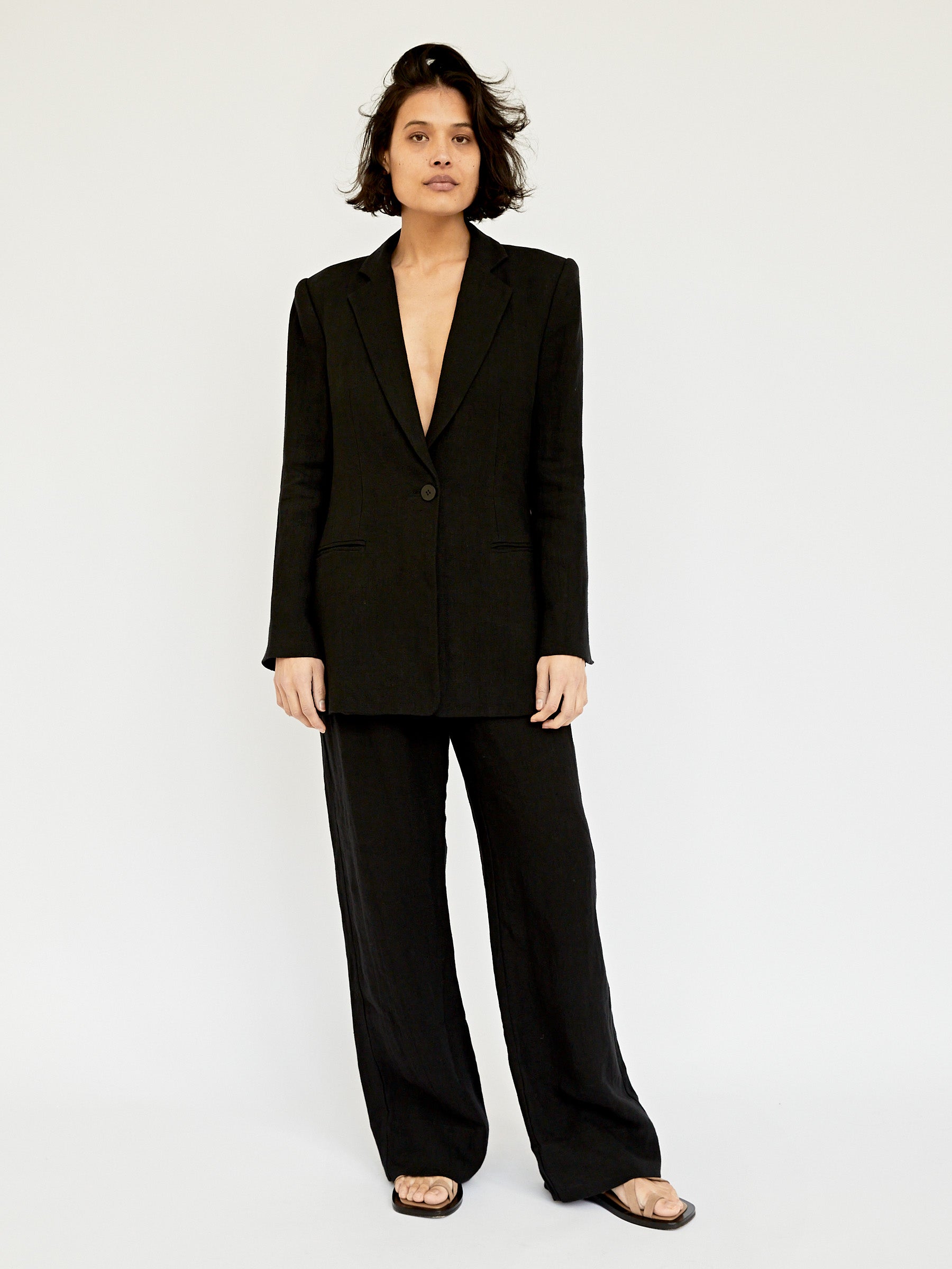 St. Agni | Linen Silhouette Blazer in Black | The UNDONE