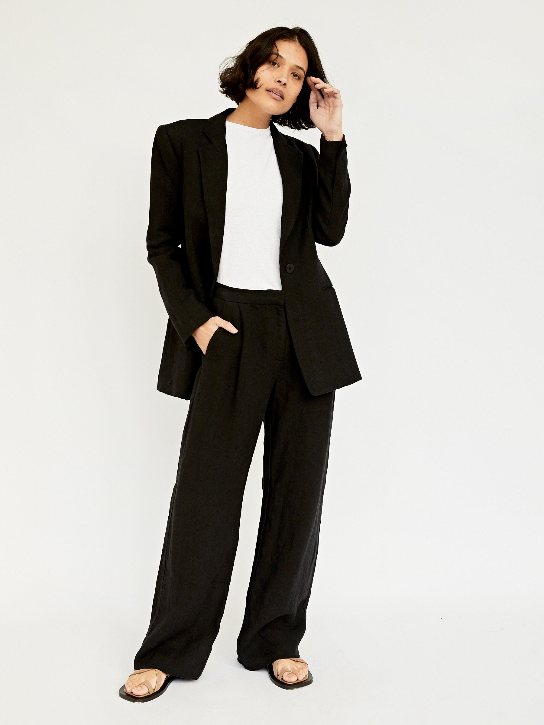 St. Agni | Linen Silhouette Blazer in Black | The UNDONE