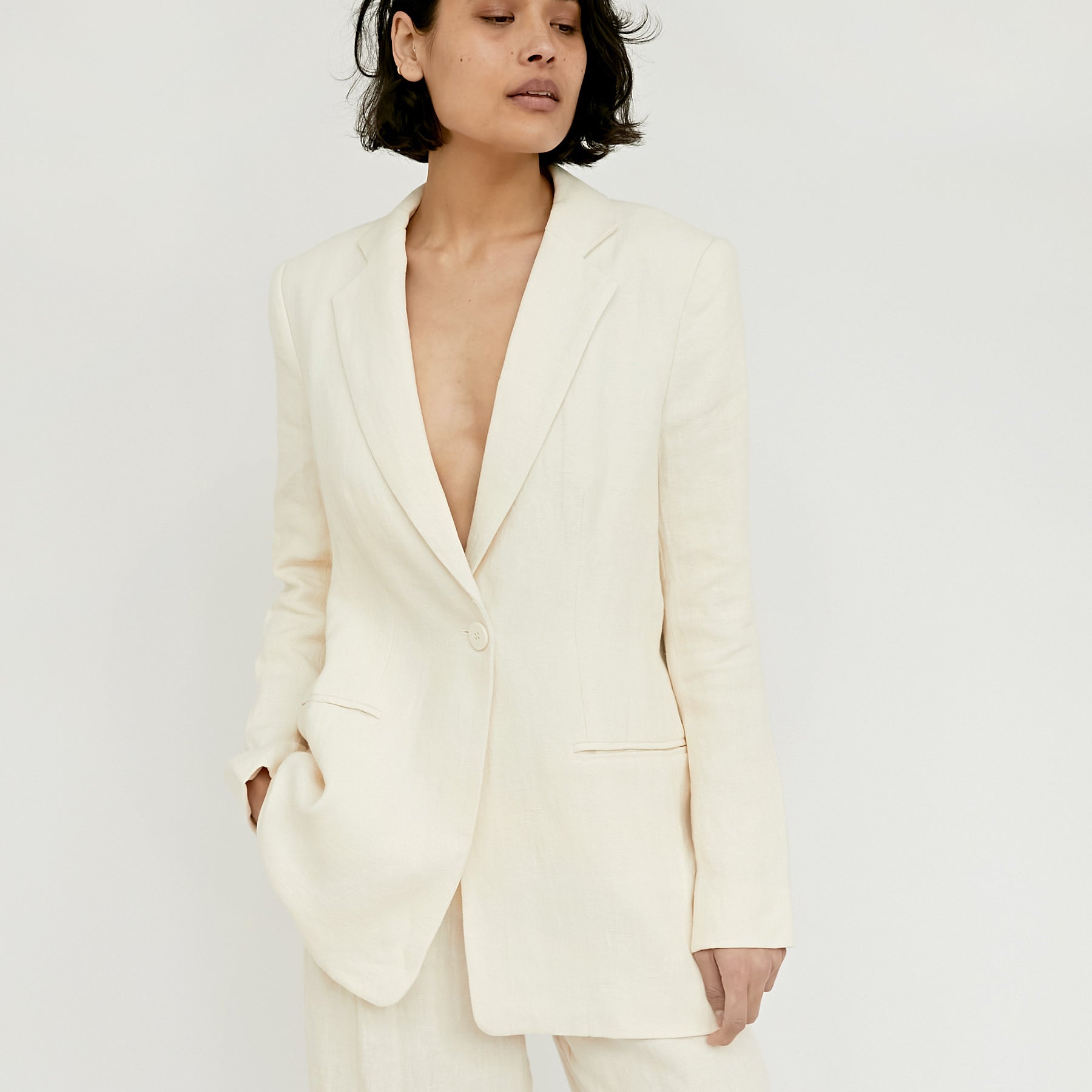 St. Agni | Linen Silhouette Blazer in Ivory | The UNDONE