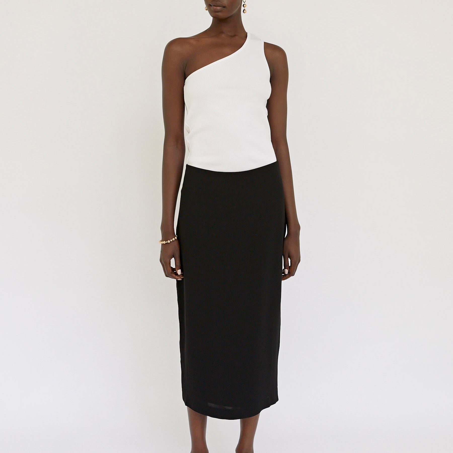 St. Agni | Low Waist Pencil Skirt in Black | The UNDONE