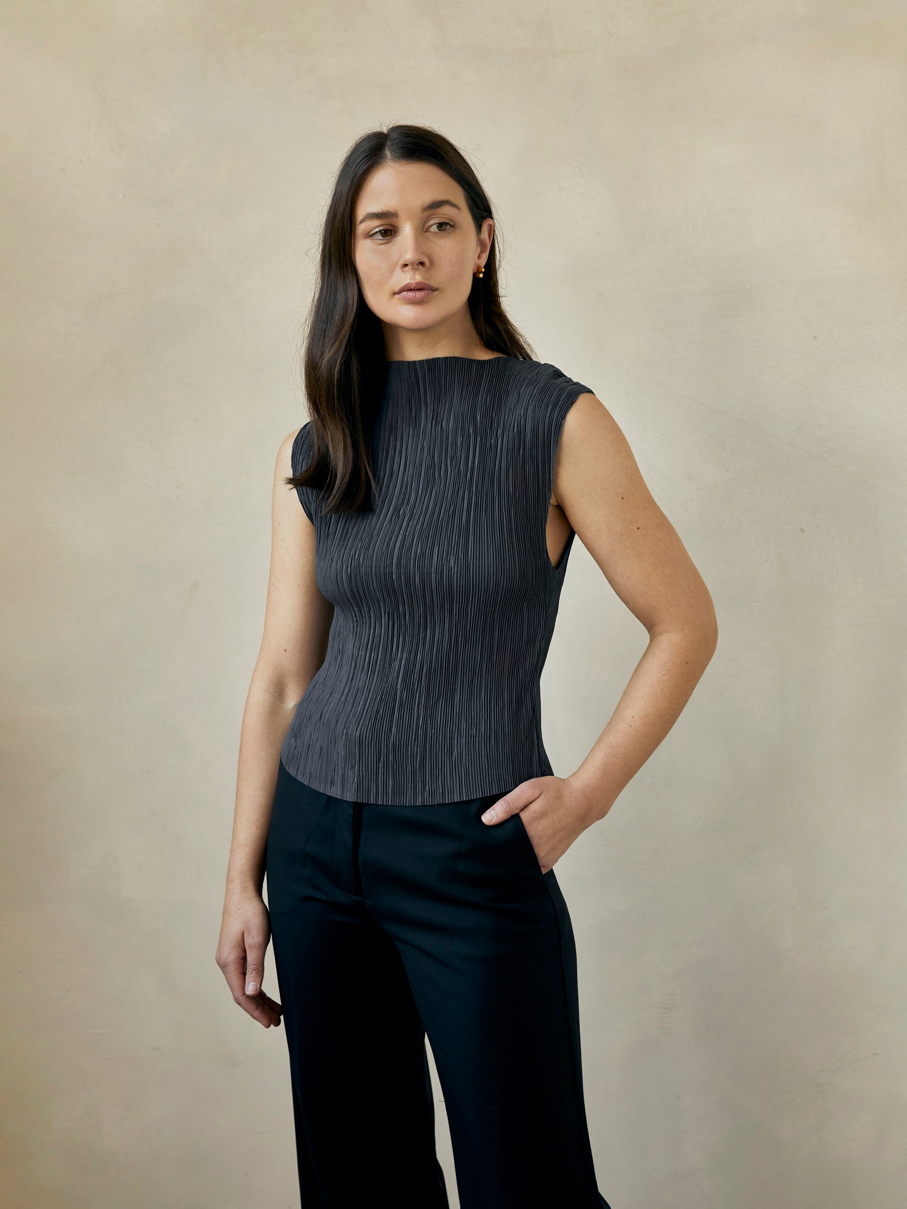 St. Agni | Pleated Top in Charcoal | The UNDONE