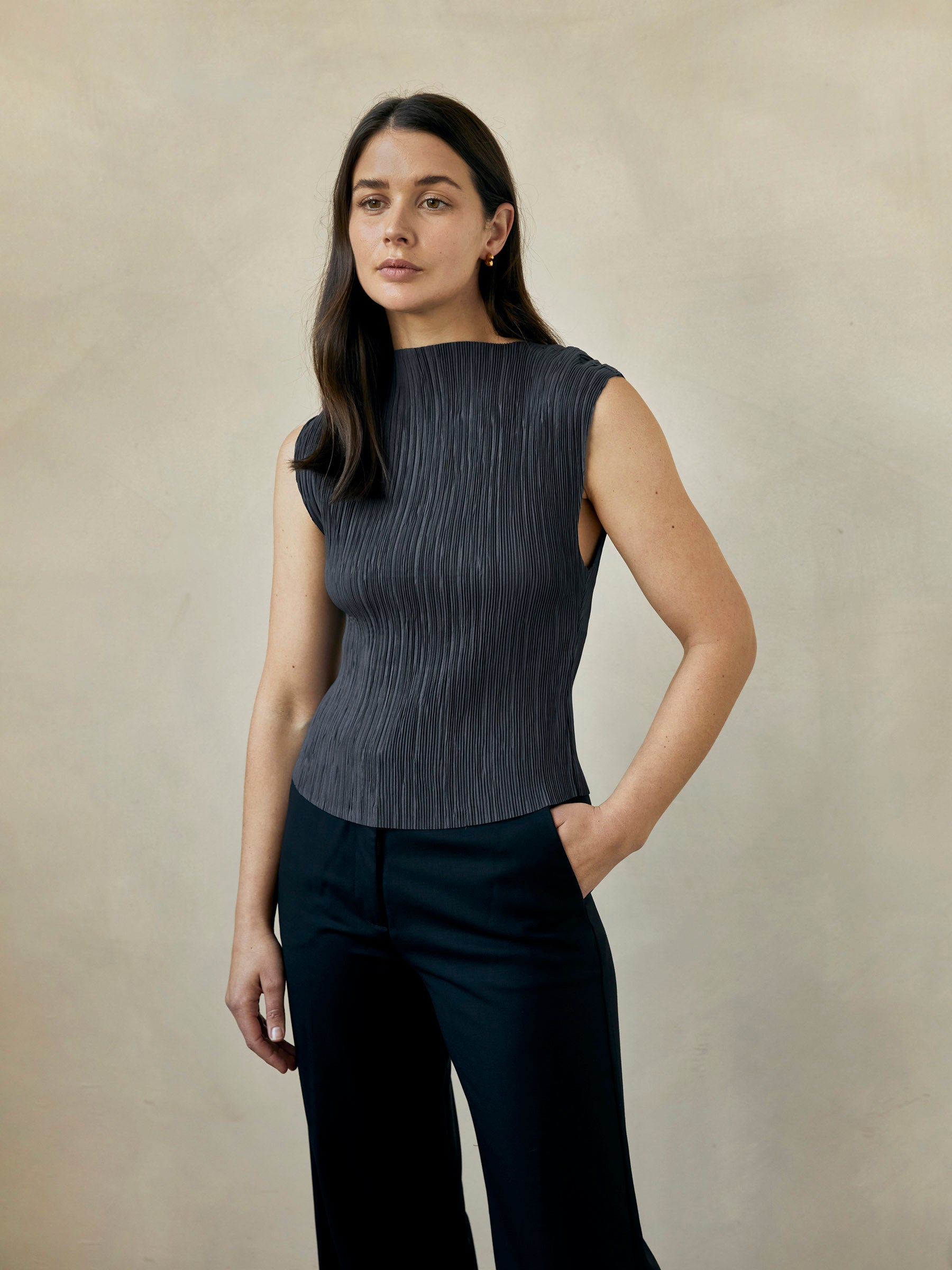 St. Agni | Pleated Top in Charcoal | The UNDONE