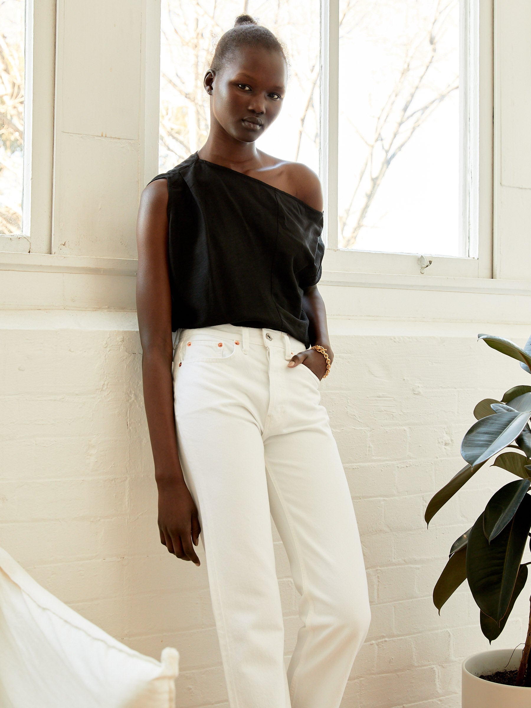 St. Agni | Yeva Top in Black | The UNDONE
