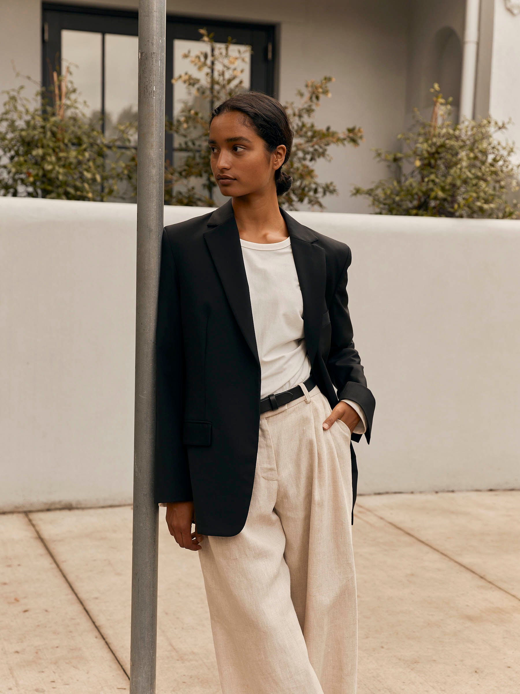 Arnsdorf | Natural Relaxed Trouser | The UNDONE